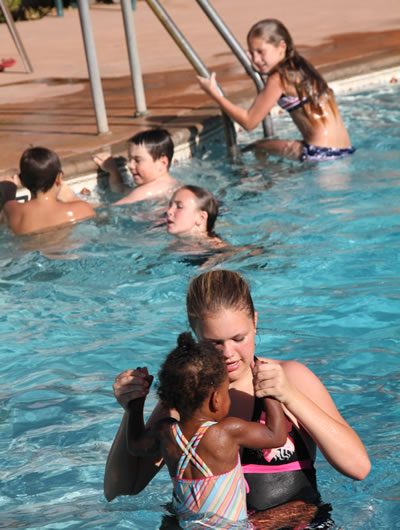 0611_party June 2011 pool part