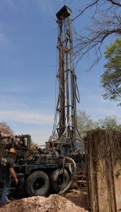 Well drilling rig